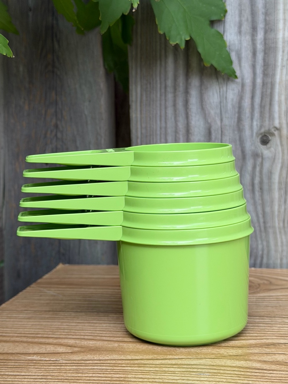 Tupperware Set 6 Apple Lime Green Nesting Measuring Cups Baking Complete EUC
